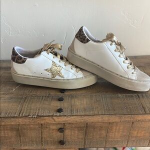 ShuShop White and Gold Star Sneakers